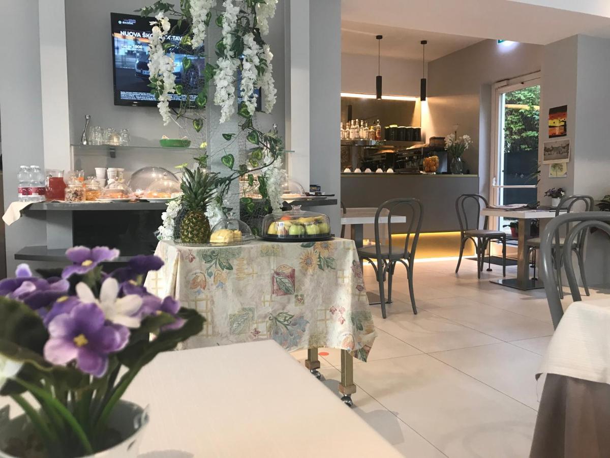 Hotel Villa Hermosa 리치오네 외부 사진
