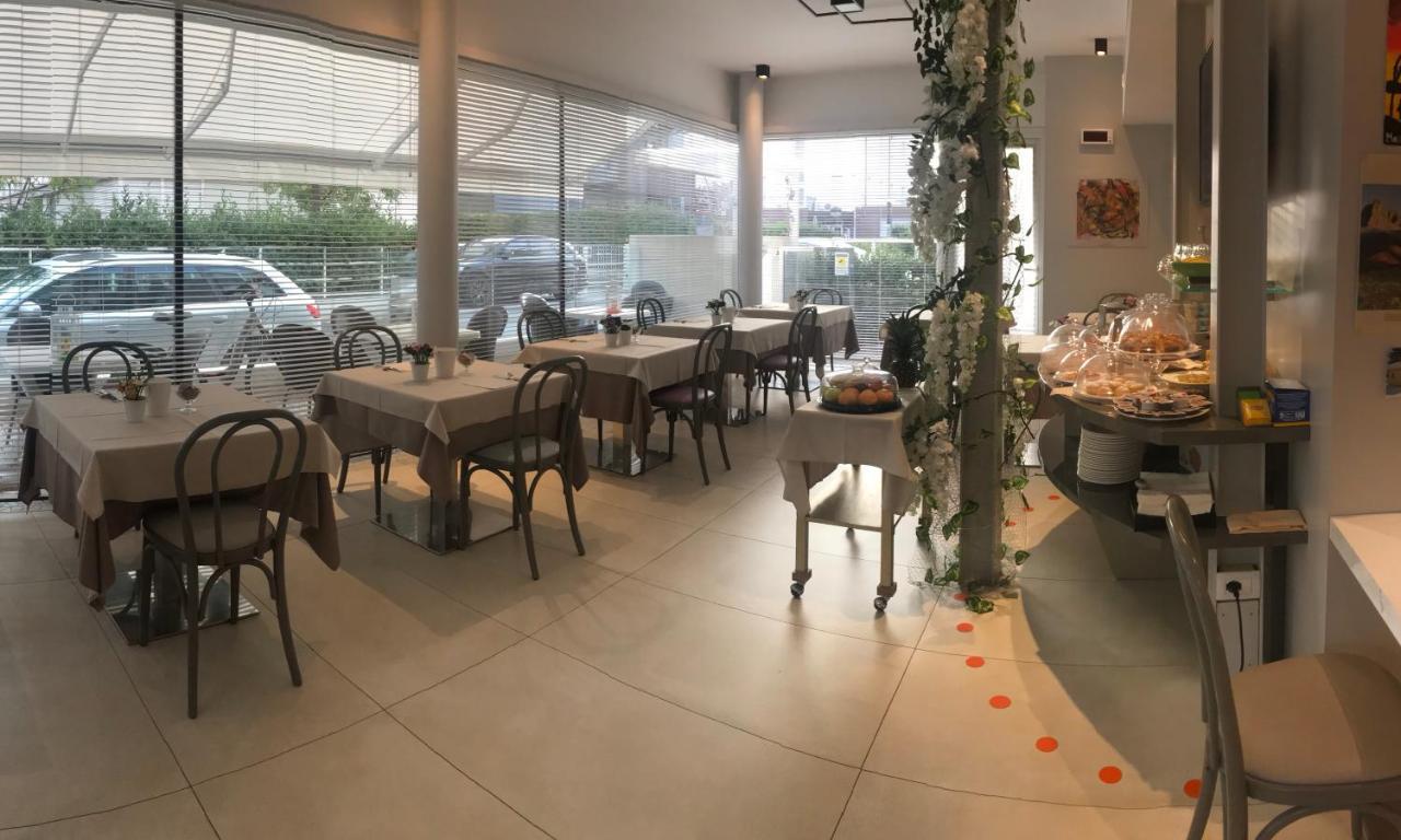 Hotel Villa Hermosa 리치오네 외부 사진