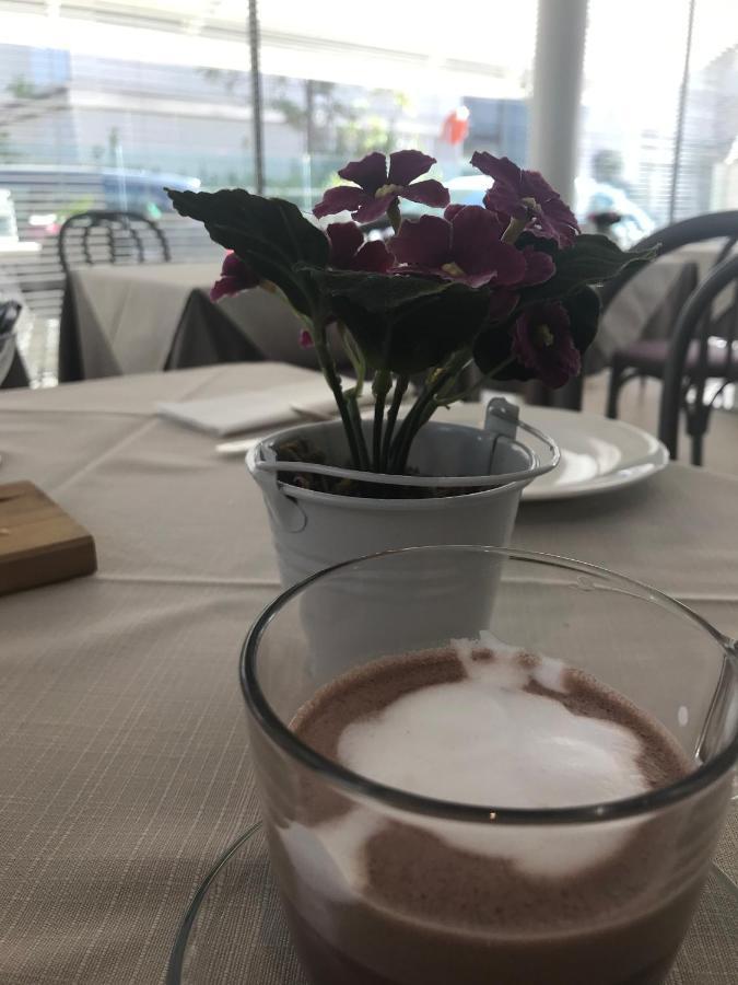 Hotel Villa Hermosa 리치오네 외부 사진